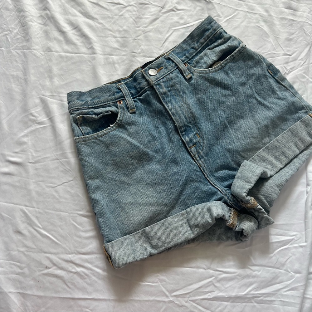 BDG Denim high-waisted shorts 🐬
